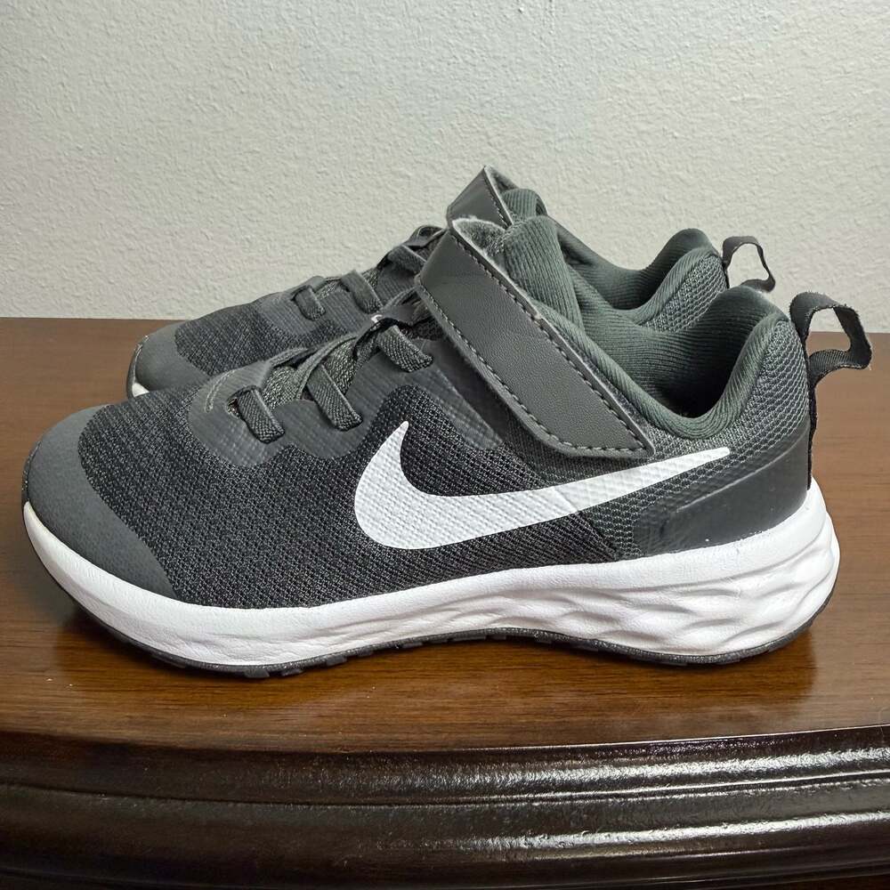 Nike Revolution 6 Next Nature (Style DD1095-004) in Little Kids US 12C